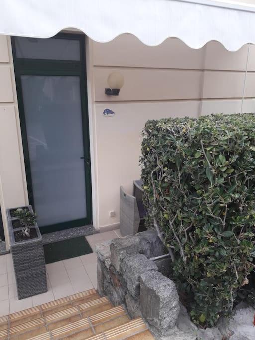 La Casa Di Anna, In Palazzina Liberty Fronte Parco Apartman Bordighera Kültér fotó